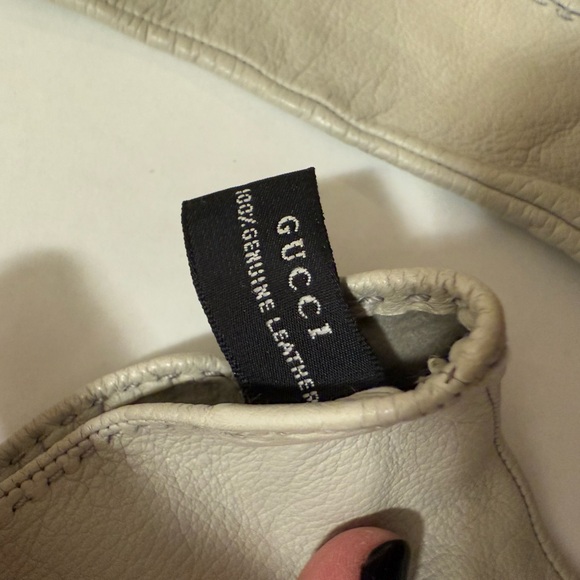 Gucci White Gloves - Great used condition. Best fits XS/S glove size. - Picture 4 of 6